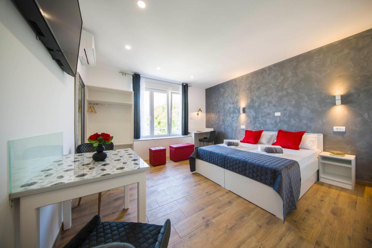Split Central Luxury Studios Bagian luar foto