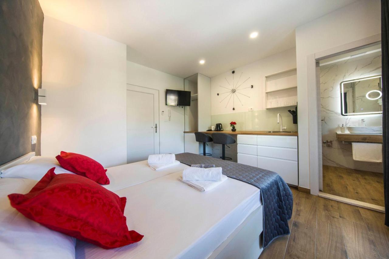Split Central Luxury Studios Bagian luar foto